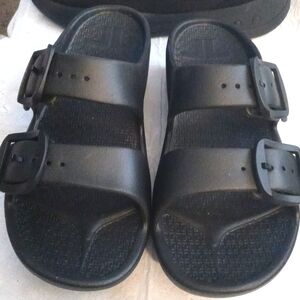 Women's Telic black sandal size 8